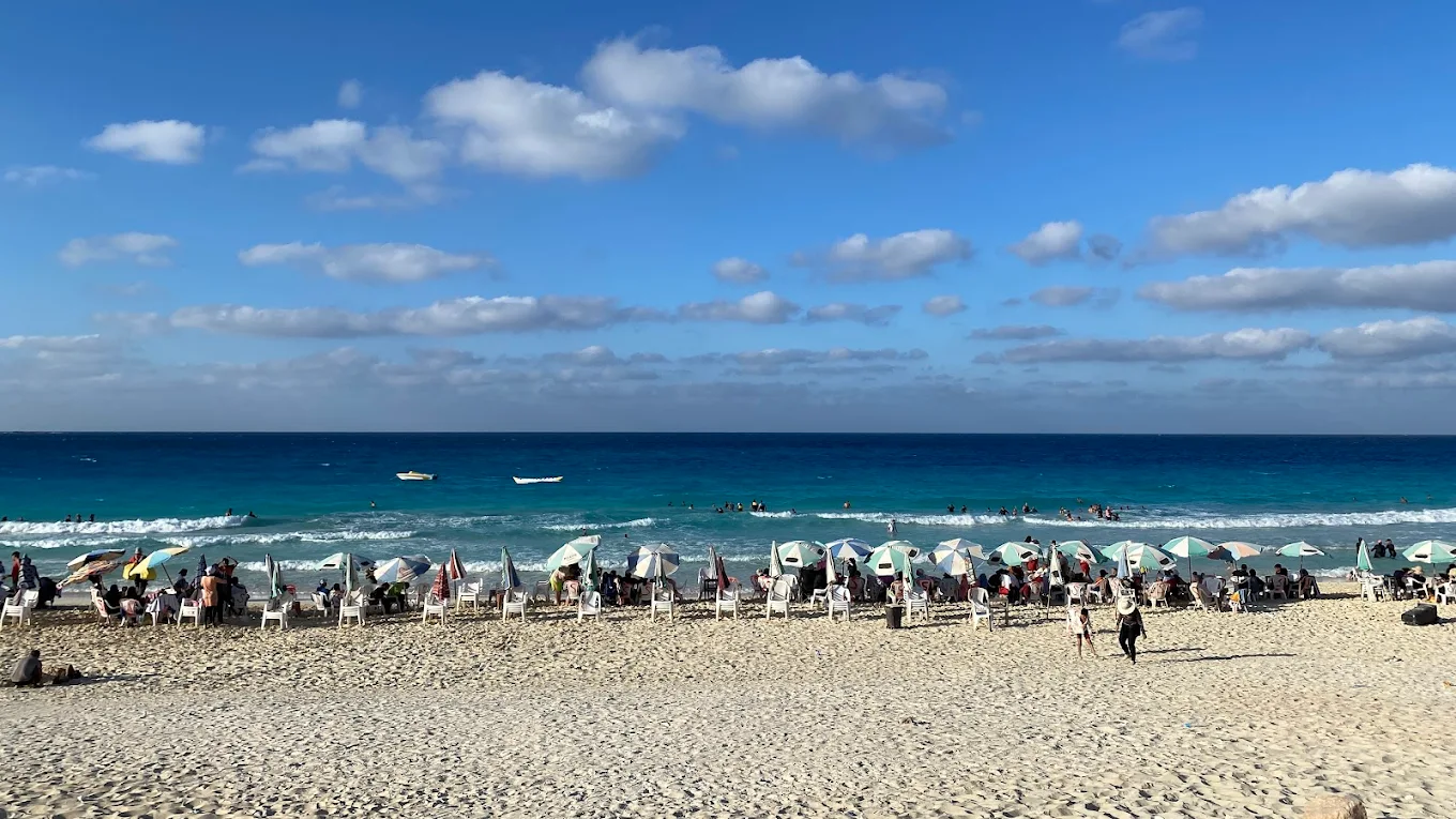 شاطئ مالديف الأبيض سالم دواس 